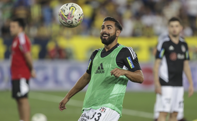 Be�ikta�'ta ayr�l�k!