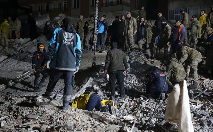 T�rk basketbol tak�mlar�n�n Avrupa ma�lar�na erteleme