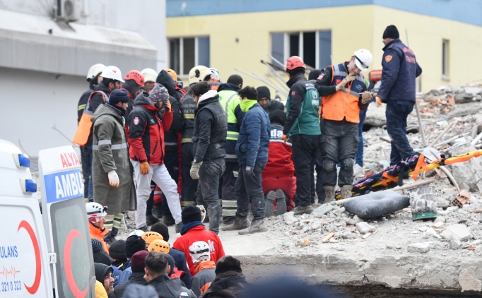 Ahmet D�verio�lu anneannesini kaybetti