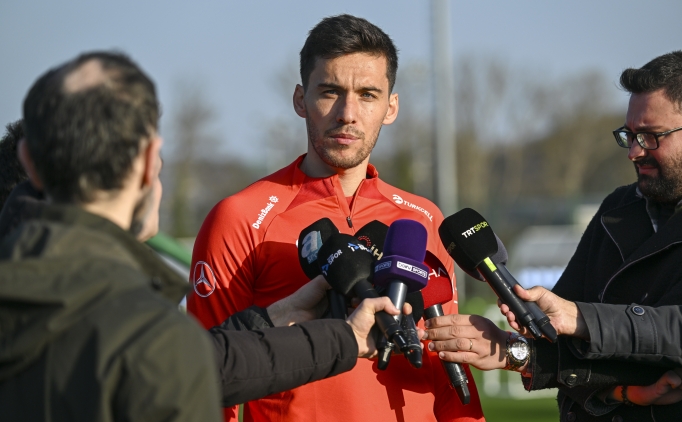 Umut Nayir: 'Milli tak�mda olmaktan keyif al�yorum'