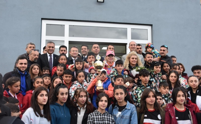 Y�ksekoval� kayak��lar davul zurnayla kar��land�