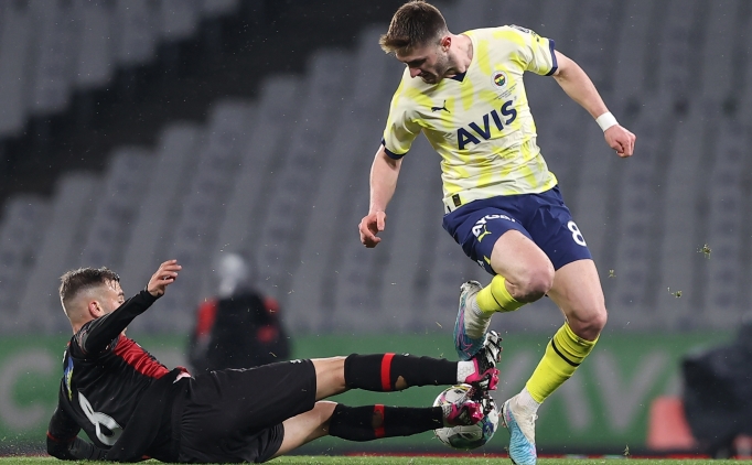 Fenerbah�e ile Fatih Karag�mr�k ligde 15. randevuda