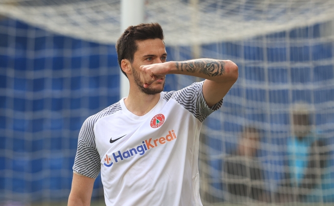 Fenerbah�e'den yerli golc� s�rprizi