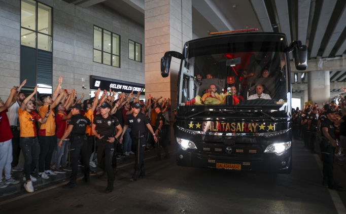 Galatasaray'n teknik ekip otobsne Gaziantep'te tal saldr!