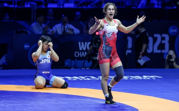 Buse Tosun �avu�o�lu, 'D�nya'y� tu� etti!