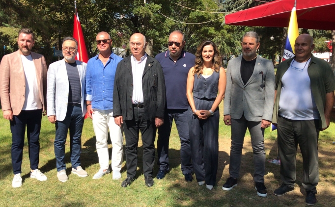 Ankara Fenerbah�eliler Derne�i Y�netim Kurulu, bas�n mensuplar�yla bulu�tu