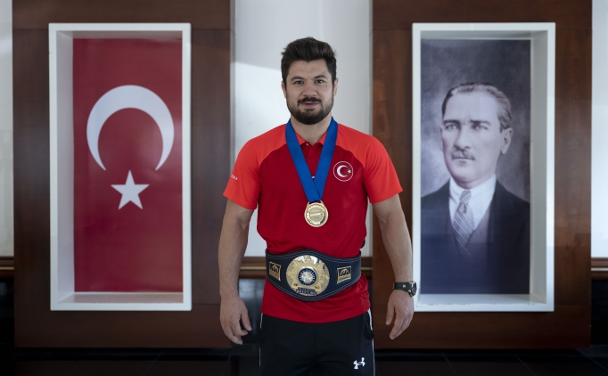 Paris'te g�zler d�nya �ampiyonu Ali Cengiz'in �zerinde olacak