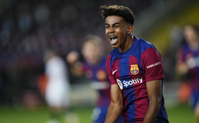 Barcelona, gen� y�ld�z�n�n s�zle�mesini uzatt�