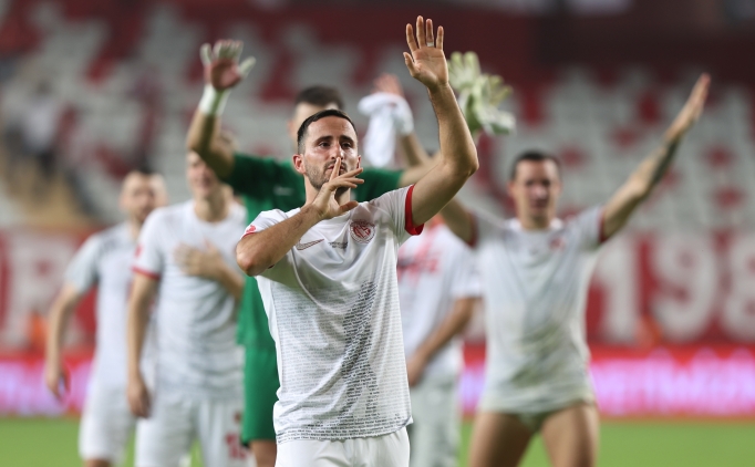 Antalyaspor, kupaya 'eksiksiz' ��k�yor