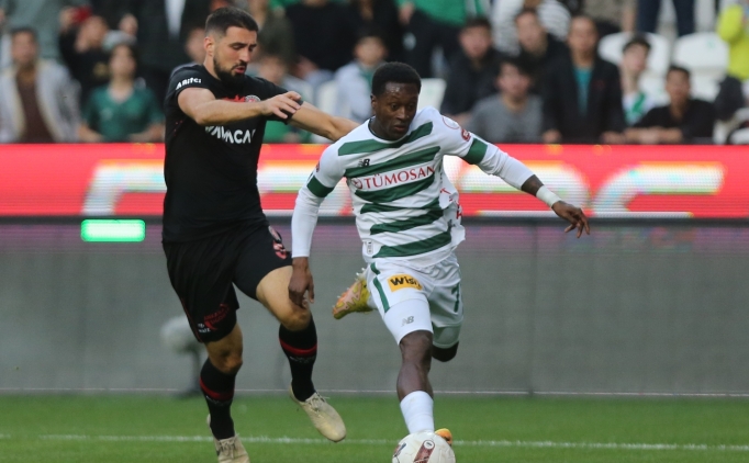 Konyaspor, 90+7'de 1 puan� kurtard�