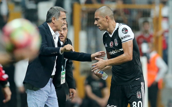 3 aday aras�ndan G�khan �nler