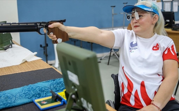 Milli para at�c� Aysel �zgan'dan alt�n madalya