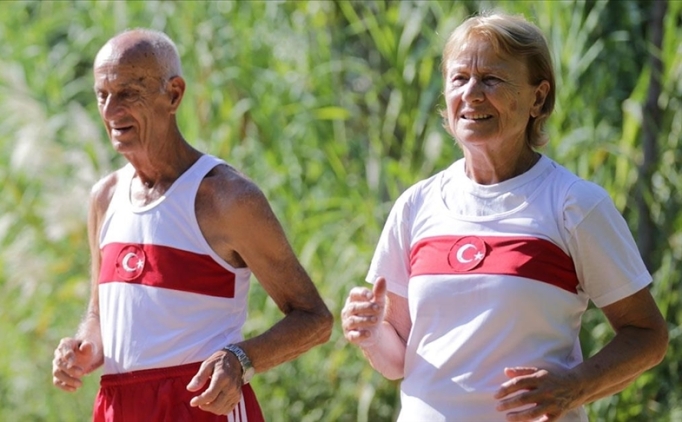 Master milli atlet �ensoy �ifti ba�ar�lar�yla �rnek oluyor