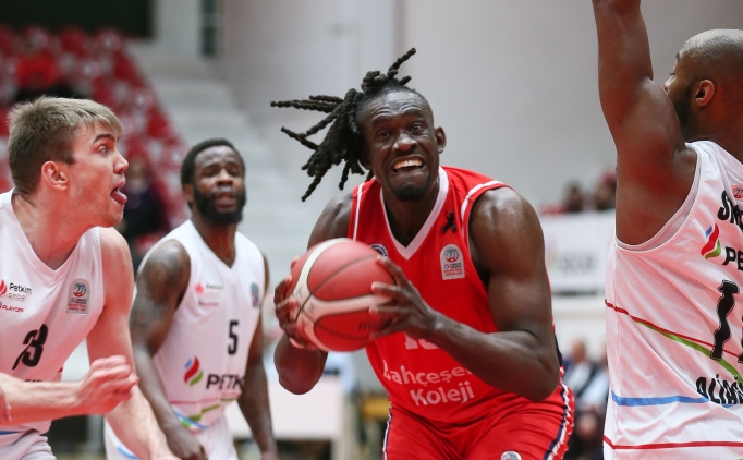 Alia�a Petkimspor'dan Bah�e�ehir Koleji'ne ge�it yok