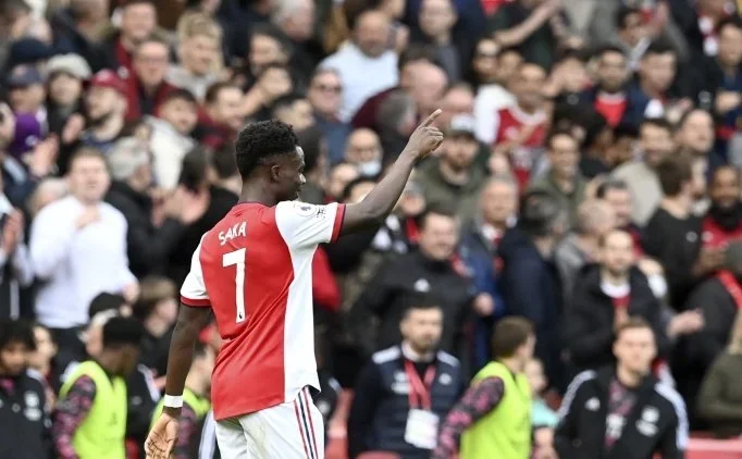 Bukayo Saka'dan, 26 depremzede aileye yard�m!