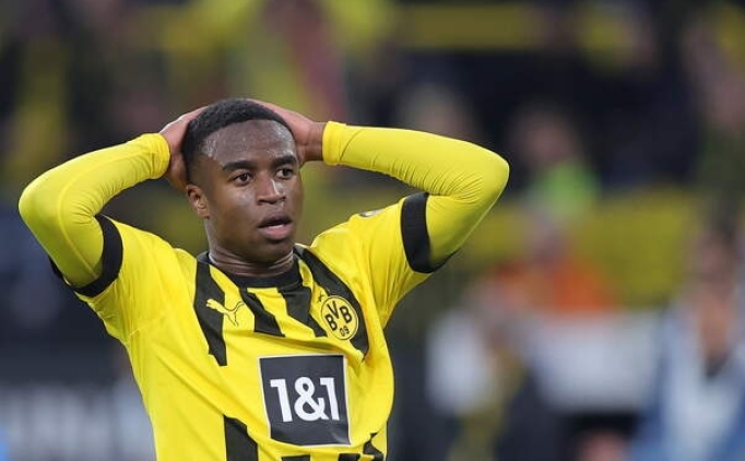 Moukoko'nun ger�ek ya�� tart���l�yor