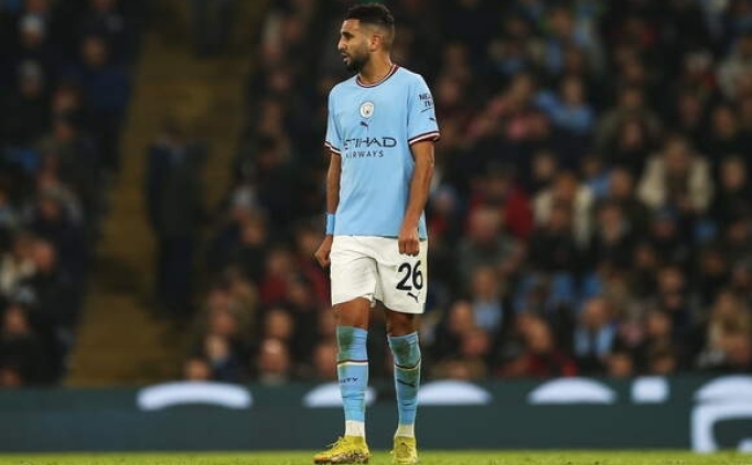 Manchester City, Mahrez ile finalde!