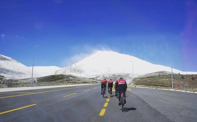 �in Bisiklet Milli Tak�m� y�ksek irtifa kamp� i�in Erciyes'i tercih etti