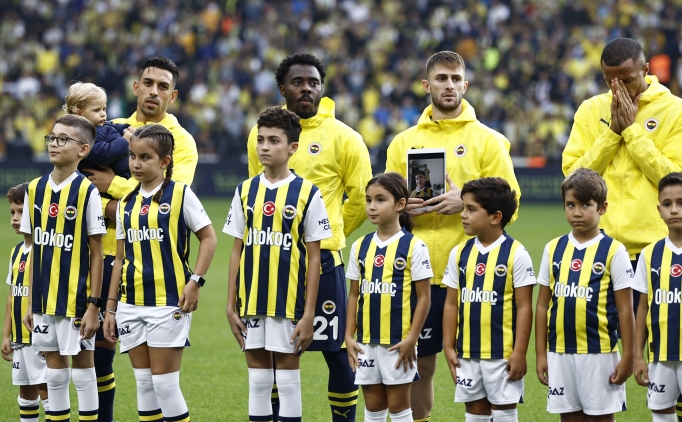 Fenerbahe, tedavi altndaki ocuklar iin seremoni etkinliini srdrd