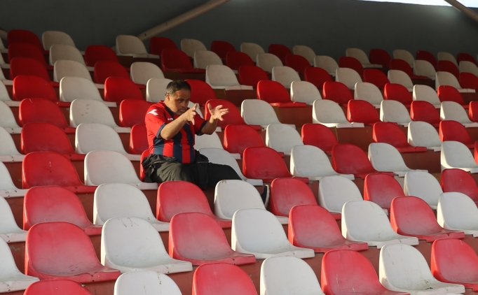 Down sendromlu taraftar, g�n�l verdi�i futbol tak�m�n�n ma�lar�n� ka��rm�yor