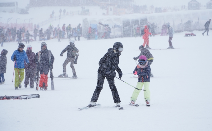 Erciyes'te pistler kayakseverlerle doldu