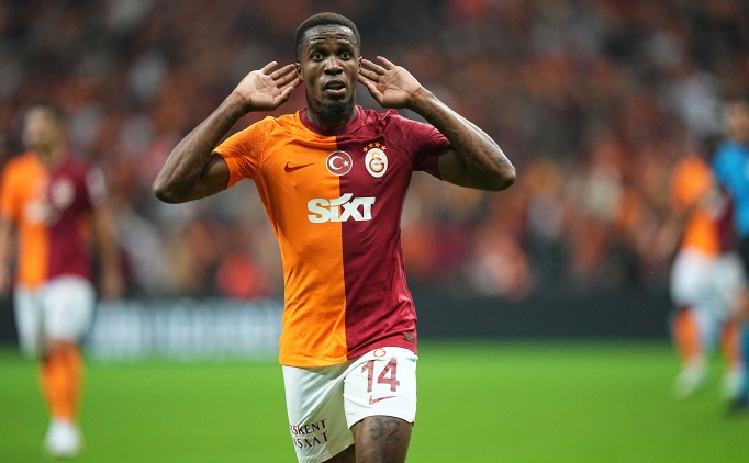 Wilfried Zaha, Galatasaray'�n serisini s�rd�rd�!