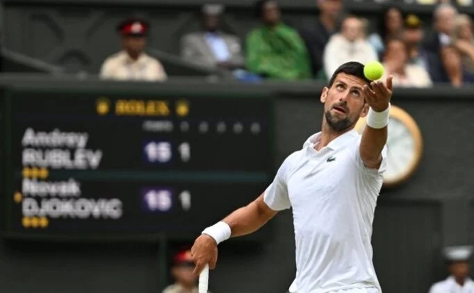Wimbledon'da ilk finalist: Djokovic