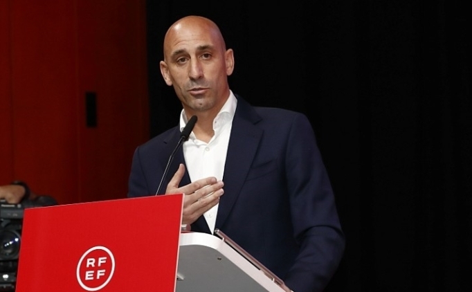 Luis Rubiales'ten istifa karar�