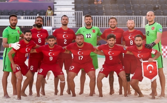 Plaj futbolu A Milli Tak�m� ma�lup