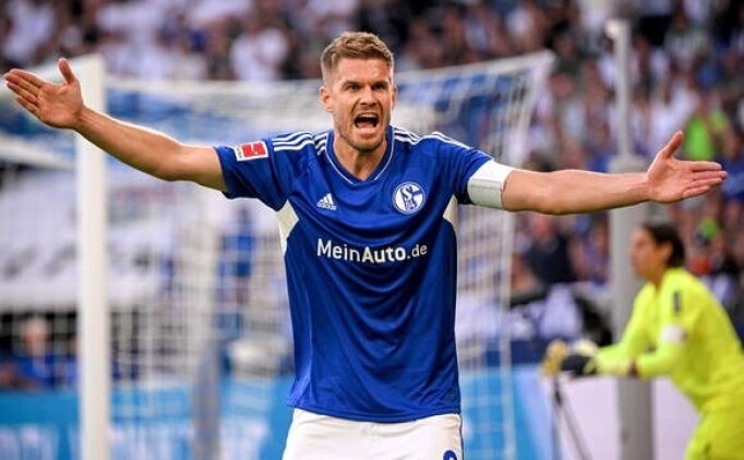Schalke son dakika penalt�s�yla kazand�