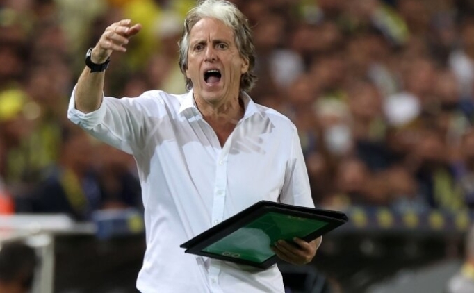 Jorge Jesus'tan savunmada deiiklik