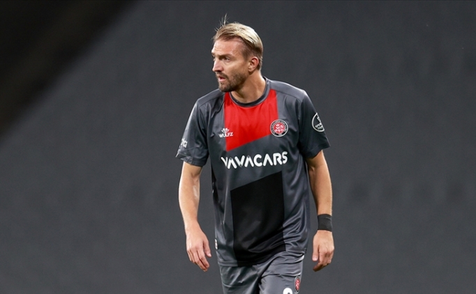 Ba�ak�ehir'de Caner Erkin hamlesi