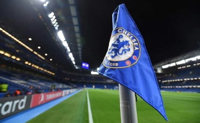 Transferin �ampiyonu a��k ara Chelsea oldu