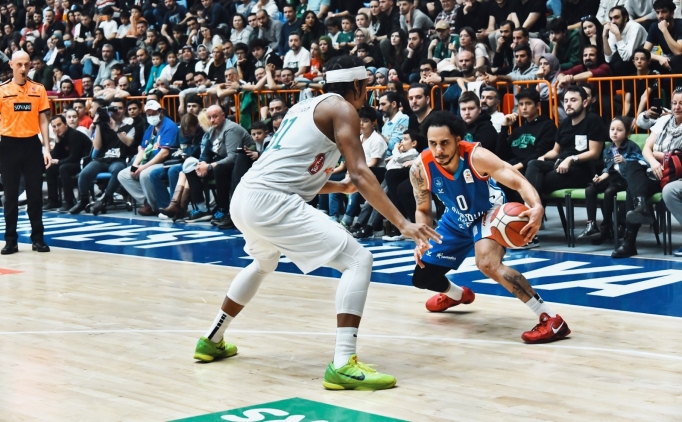 Anadolu Efes, AYOS Konyaspor'u rahat ge�ti!