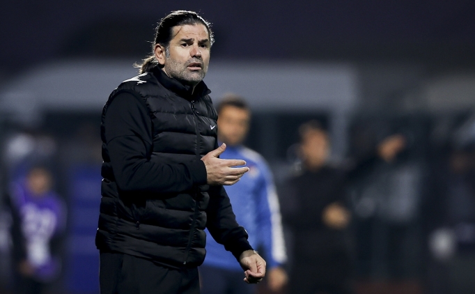 Ey�pspor, �brahim �z�lmez ile yollar� ay�rd�