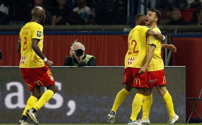 Lens, �ampiyonlu�u ka��rd� ama Devler Ligi'ni kapt�