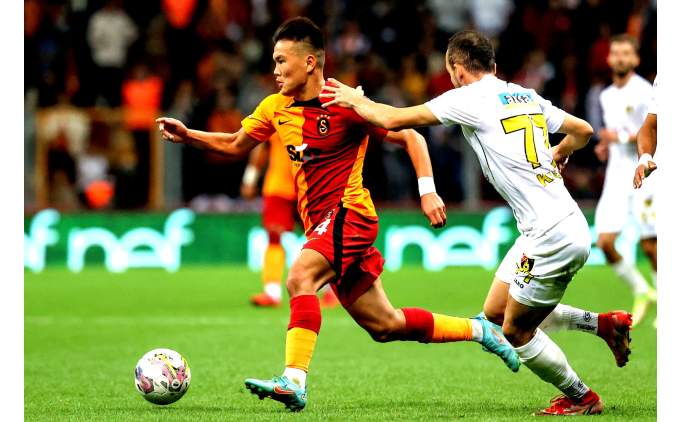 Galatasaray, Beknaz ile s�zle�me uzatt�