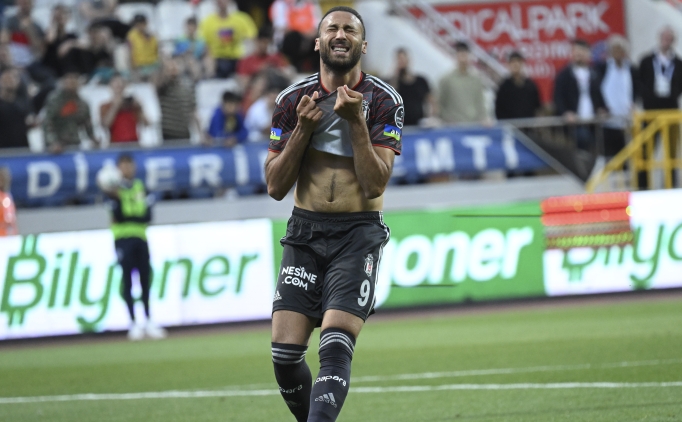 Cenk Tosun durmuyor! 