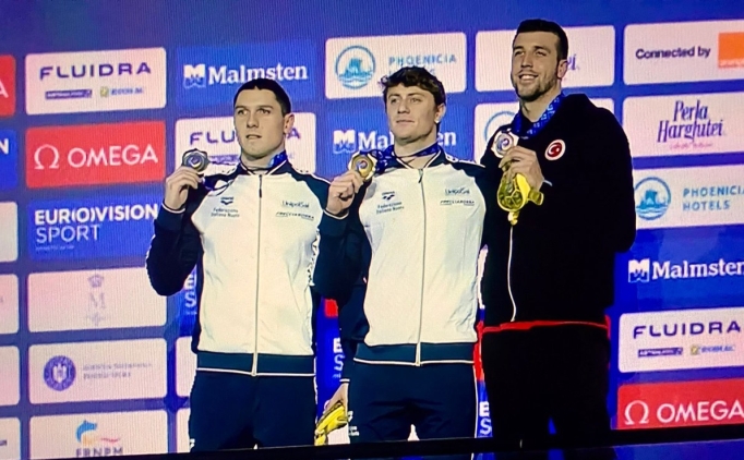 Milli y�z�c� Emre Sak��'dan bronz madalya