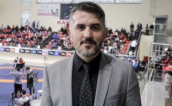 Sel�uk �ebi, milletvekili aday adayl��� i�in istifa etti