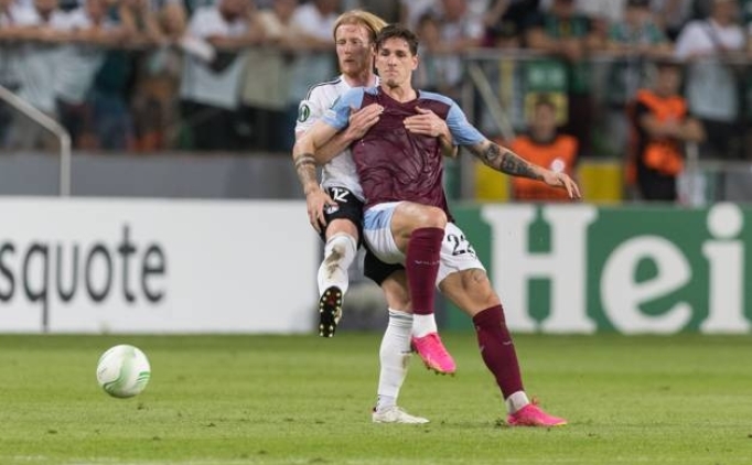 Aston Villa, Polonya'da kaybetti!