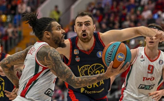 Milutinov, CSKA'ya veda etti!