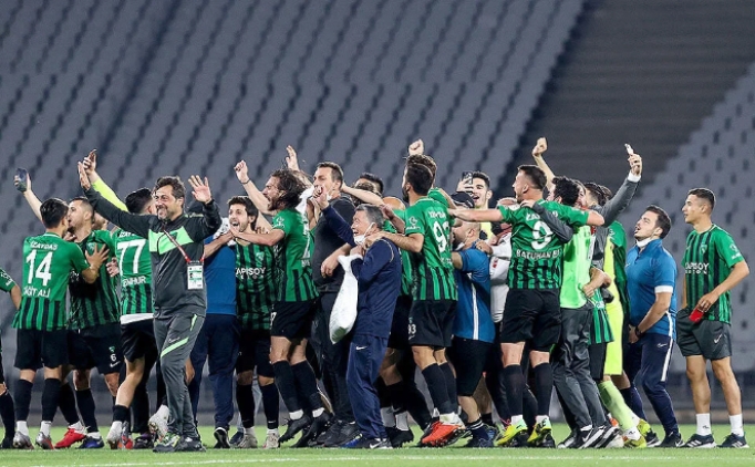 Kocaelispor'da �ok ayr�l�k ger�ekle�ti