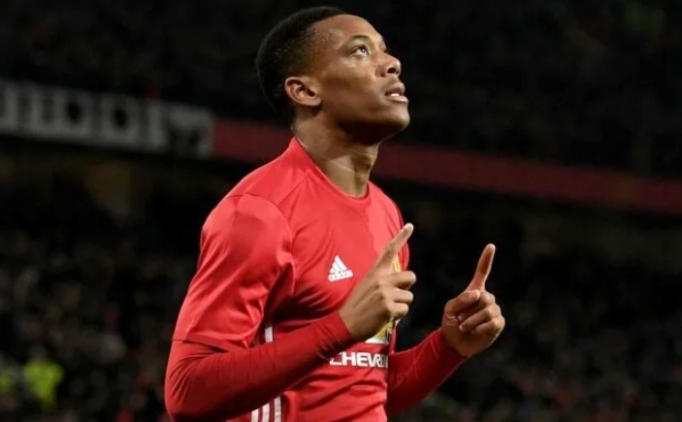 Martial'den final �ncesi k�t� haber