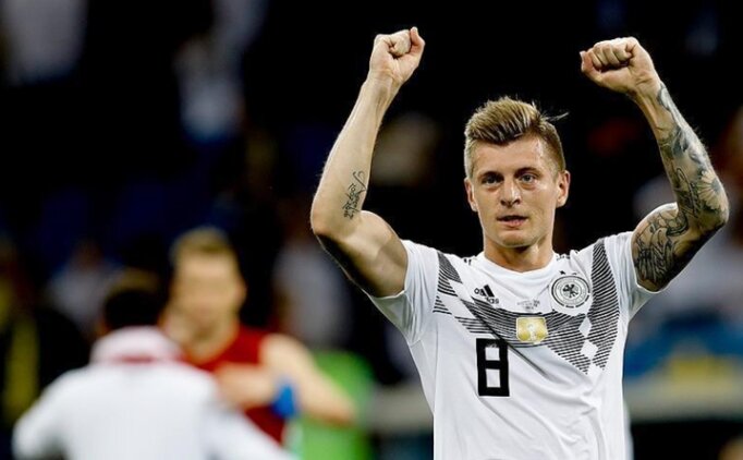 Kroos 1 sezon daha Real Madrid'de