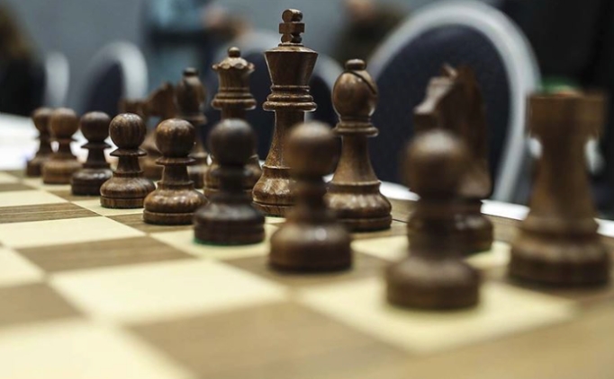 Satran� turnuvas� �zmir'de ba�l�yor