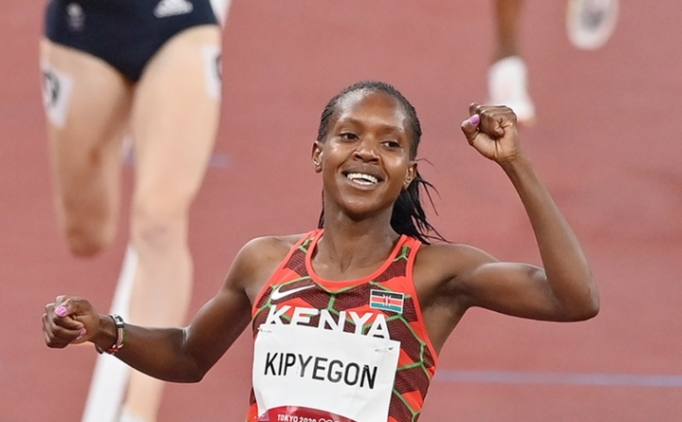 Kenyal� atlet Faith Kipyegon'dan d�nya rekoru geldi