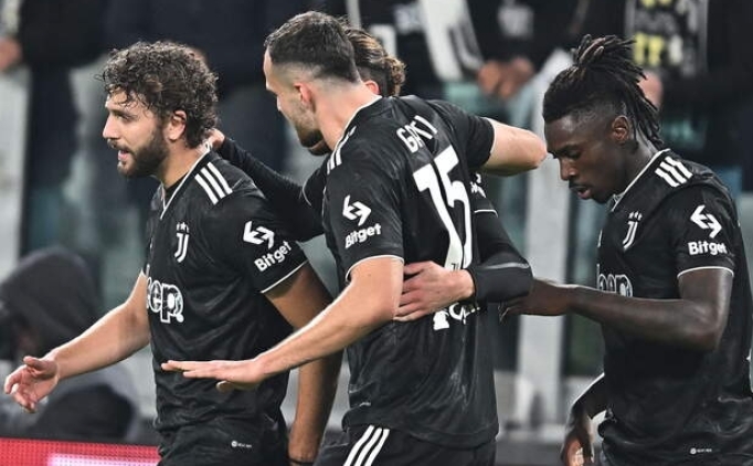 Juventus'a 15 puan silme cezas�