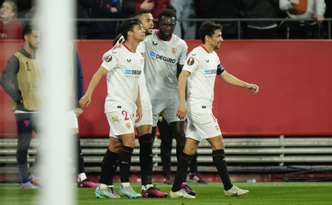 Sevilla, 20 ki�ilik kadrosunu a��klad�