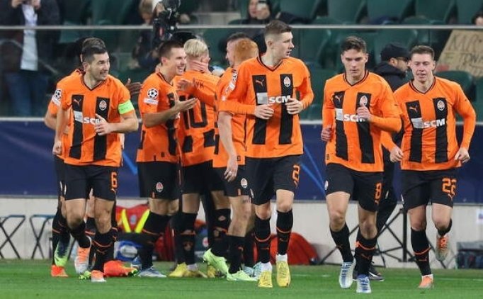 Shakhtar evinde Rennes'i yenerek avantaj� kapt�